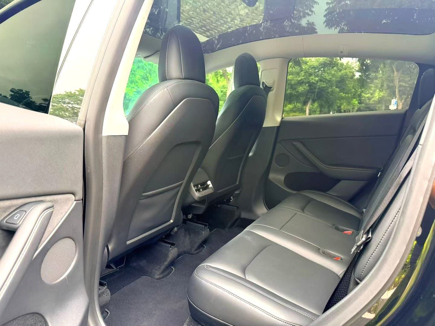 Tesla Model Y 2022 car image #6