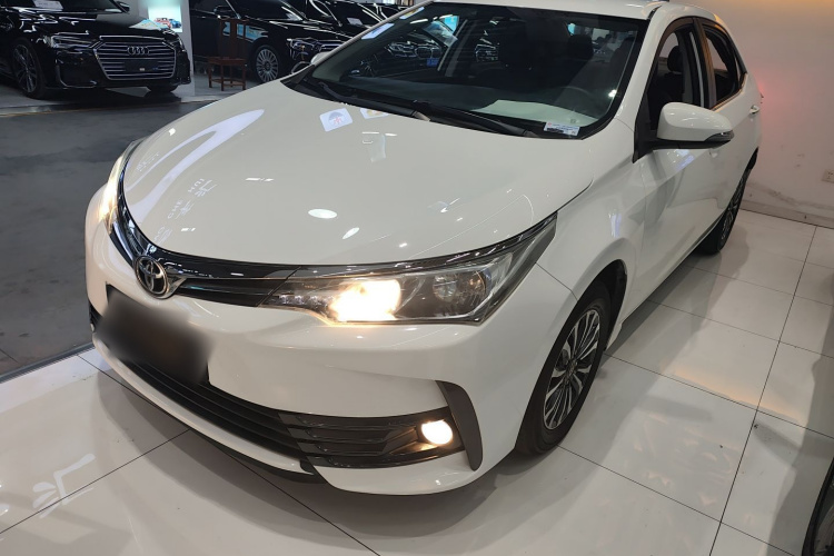 Toyota Corolla 2017 immagine di auto #2