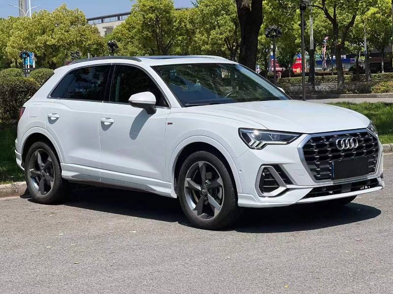 Audi Q3 2020 car image #3
