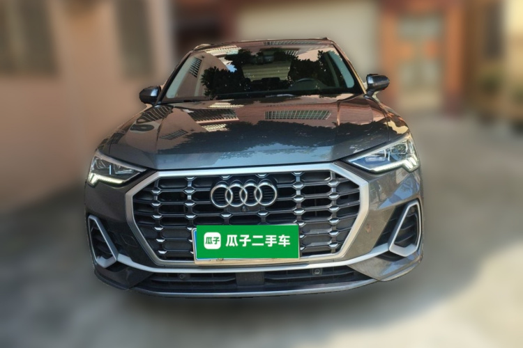 Audi Q3 2020 car image #3