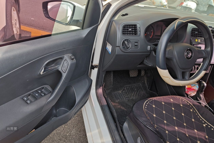 Volkswagen Polo 2019 car image #18