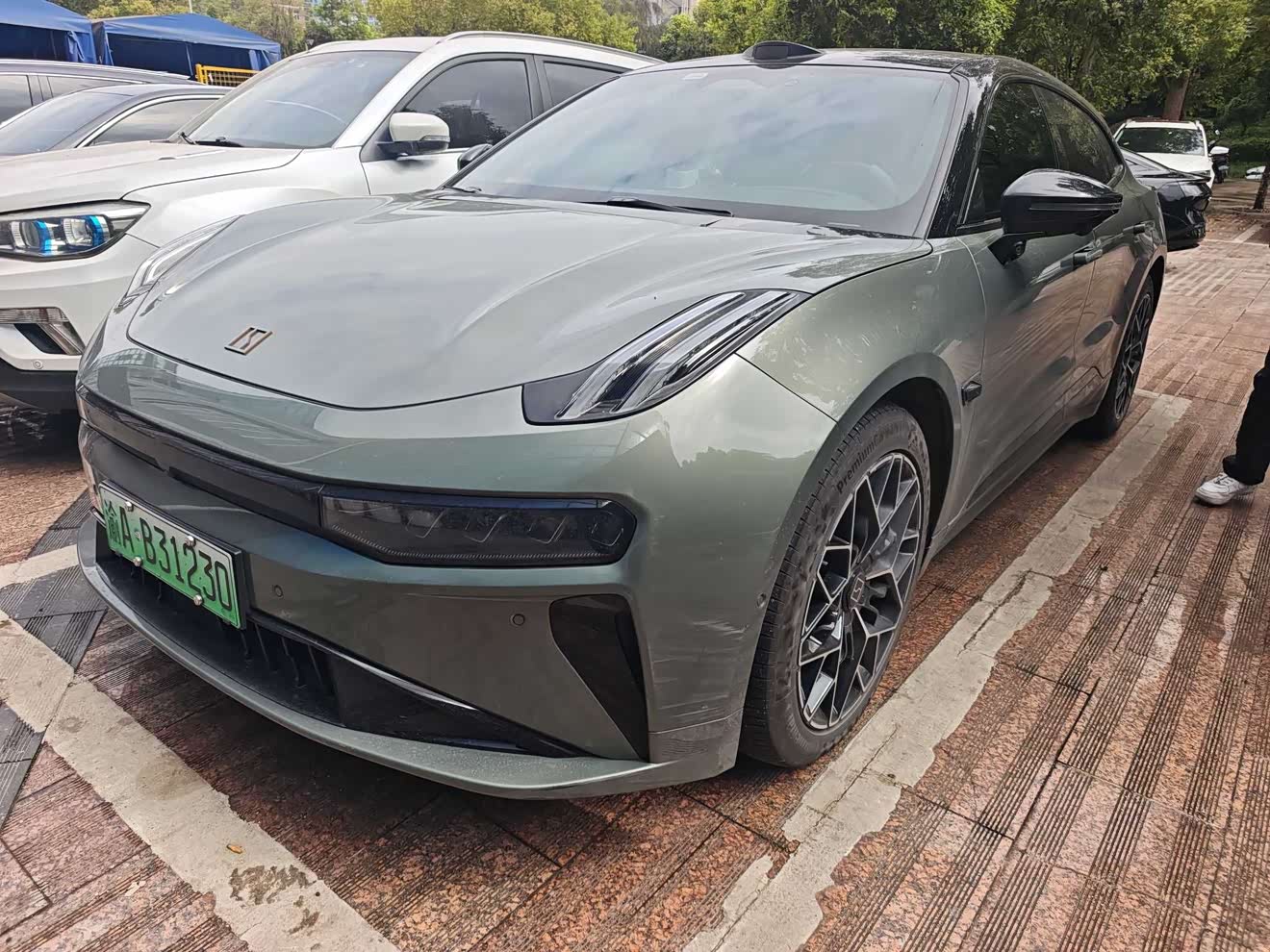 Zeekr 001 2024 汽车图片 