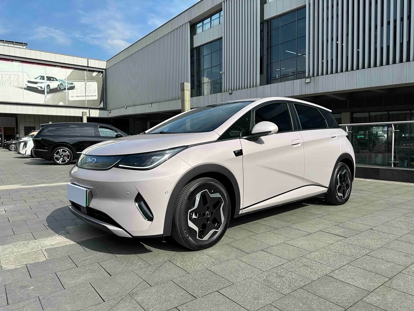 BYD Dolphin 2025 صورة سيارة 