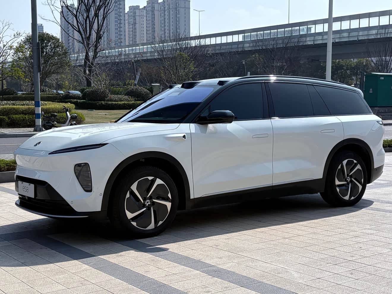 NIO ES8 2023 汽车图片 