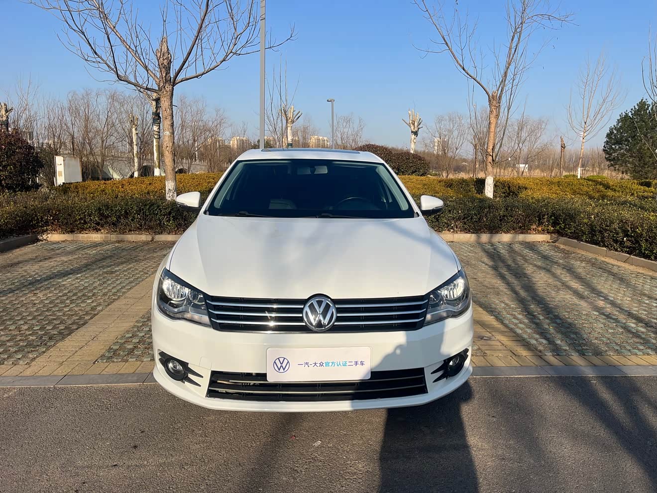 Volkswagen Bora 2015 car image 