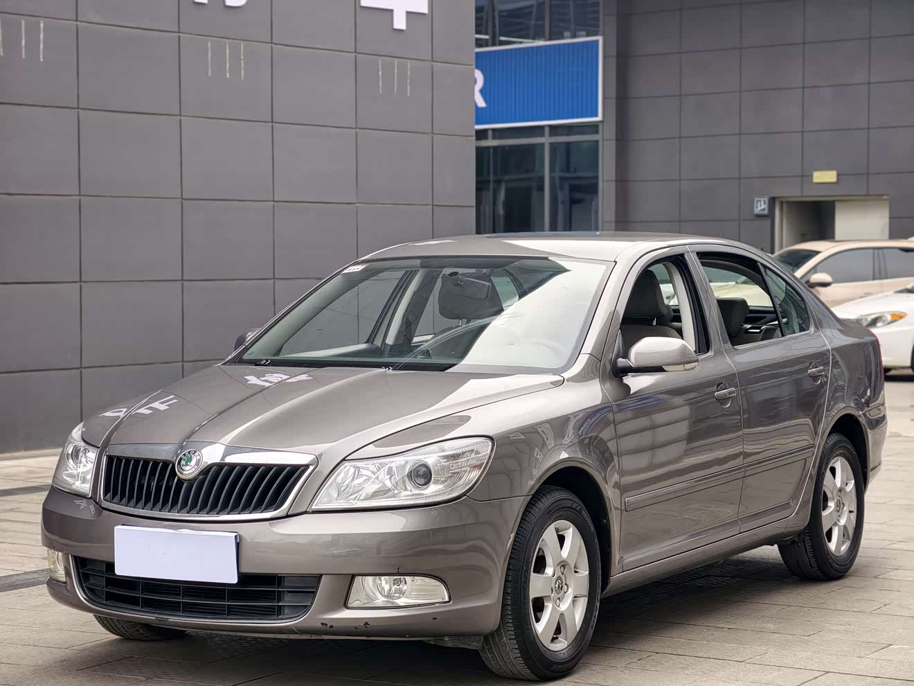 Skoda Octavia 2012 car image 