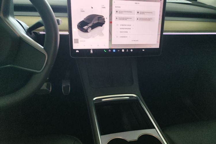 Tesla Model Y 2023 #18 Tesla Model Y 2023 car image #18