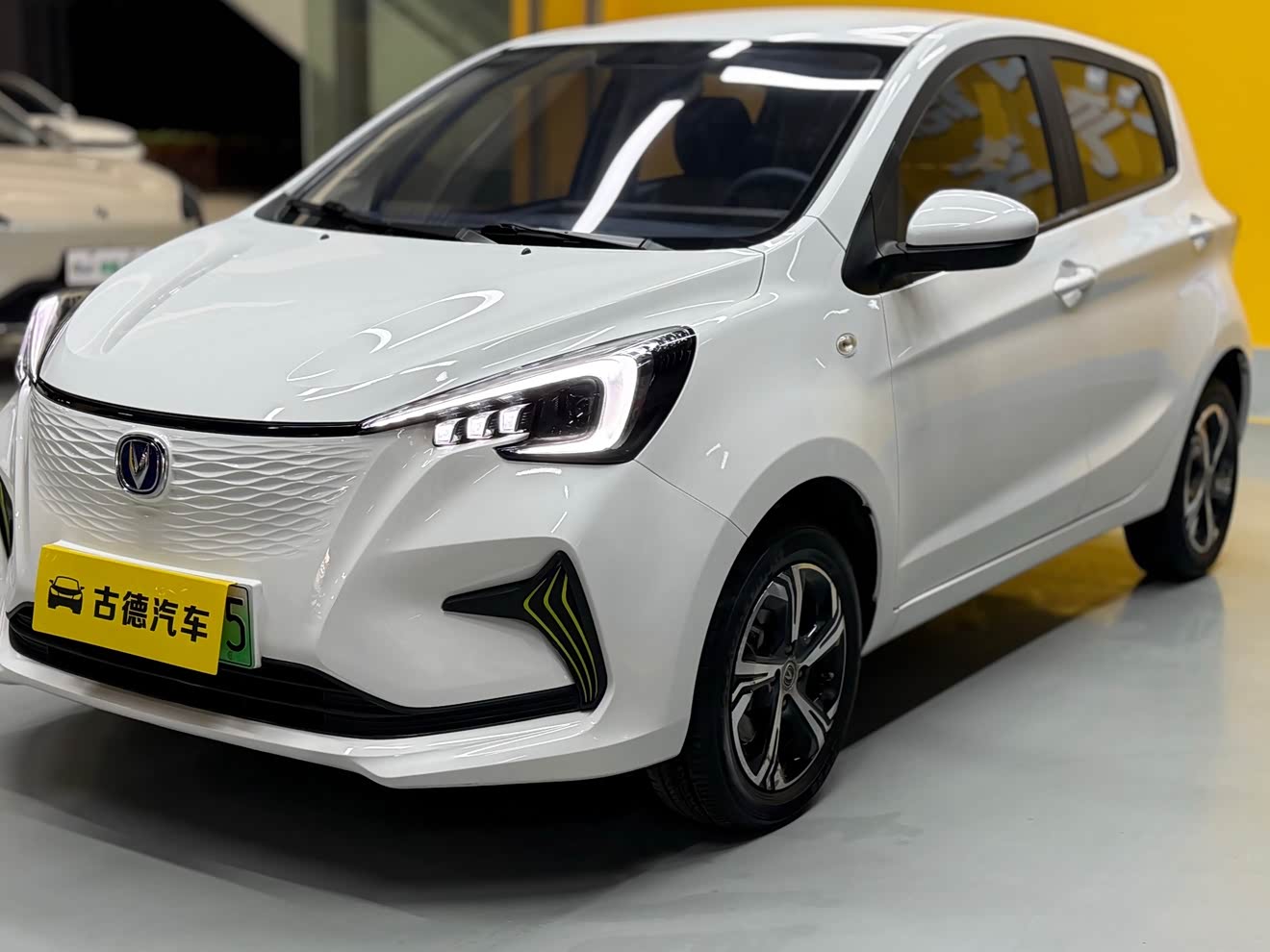 Changan BenBen E-Star 2022 immagine di auto 