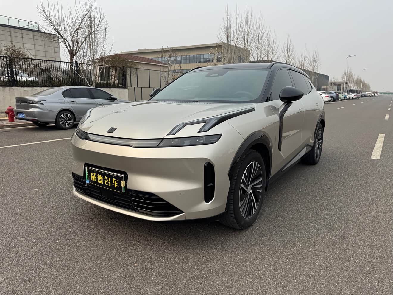 Lynk & Co 08 EM-P 2024 car image 