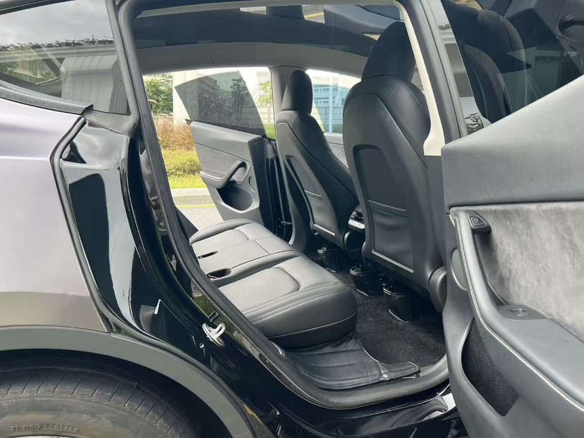 Tesla Model Y 2022 car image #5