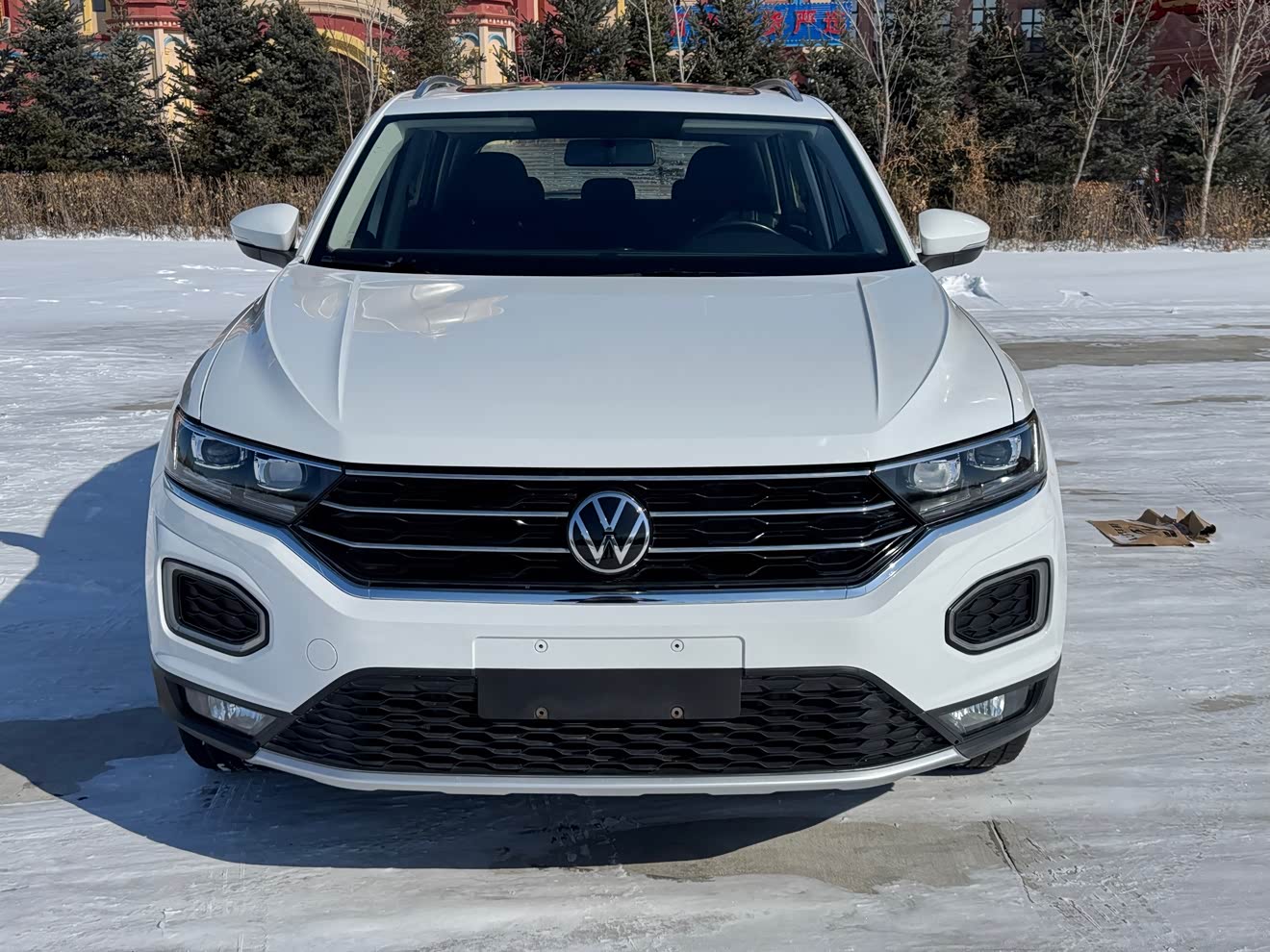Volkswagen T-Roc 2023 car image 