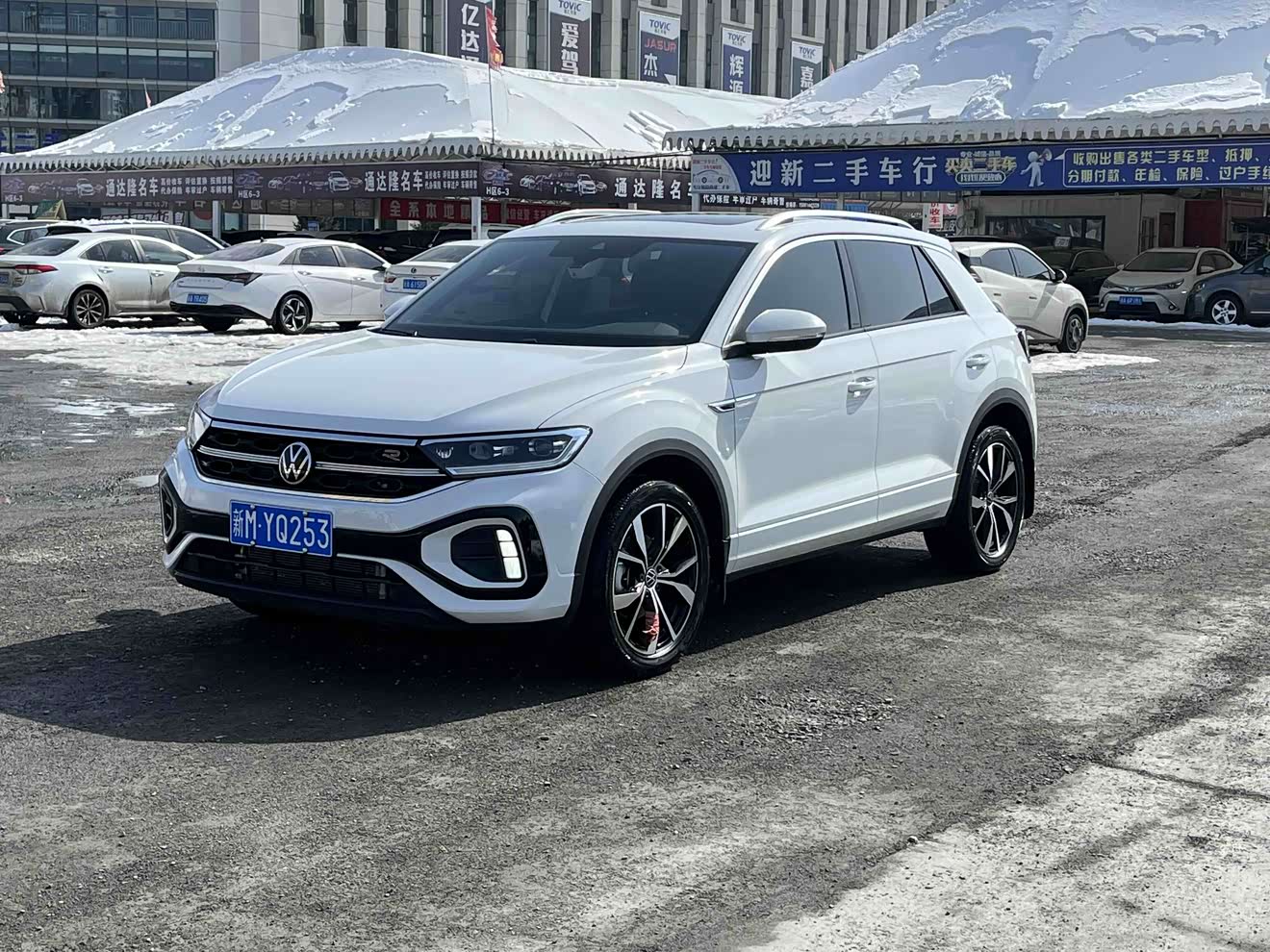 Volkswagen T-Roc 2024 Volkswagen T-Roc 2024 car image