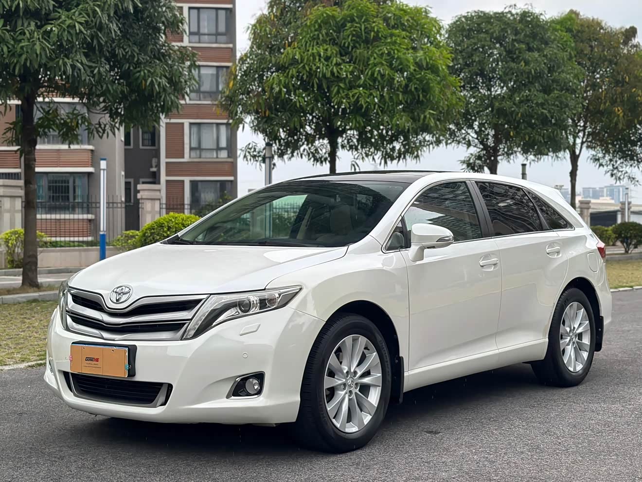 Toyota 2014 car image 