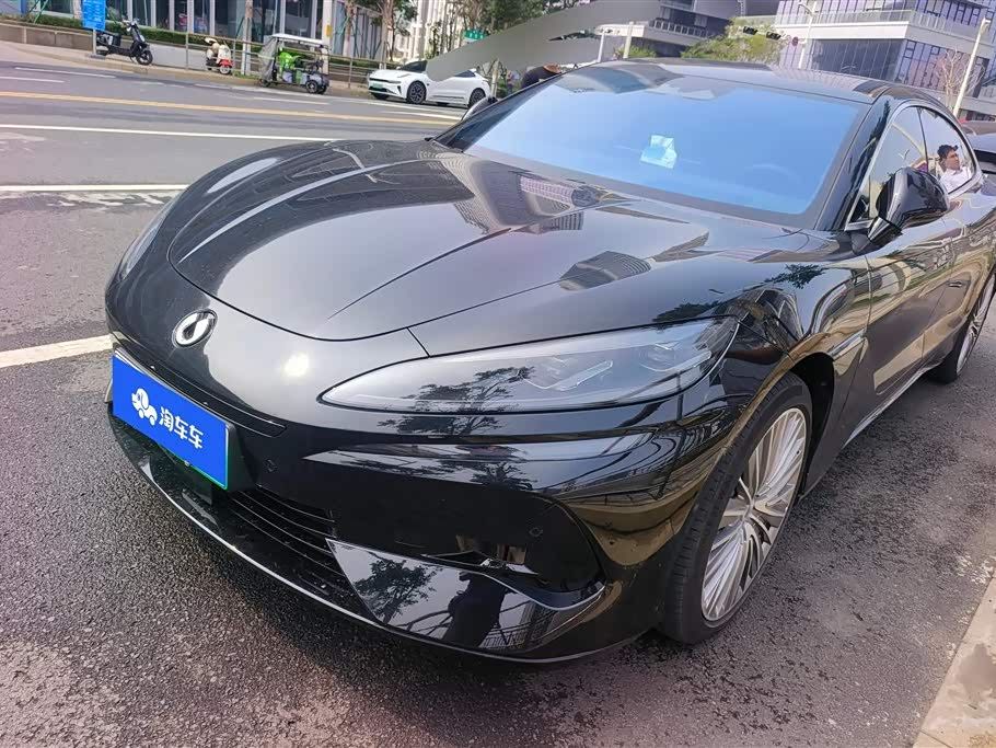 Denza Z9 2024 immagine di auto 