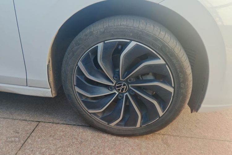 Volkswagen Golf 2021 car image #9