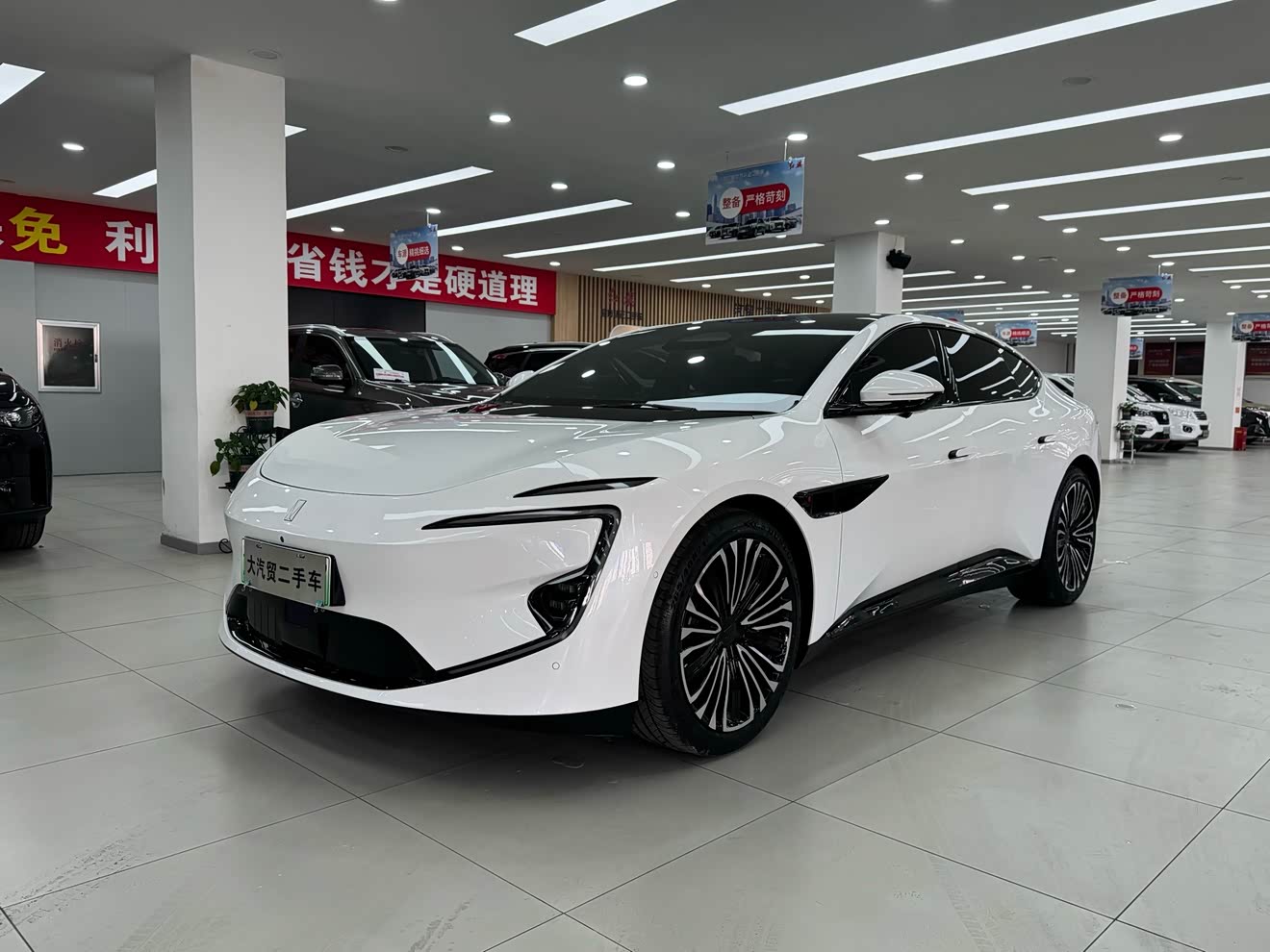 Avatr 12 2025 immagine di auto 