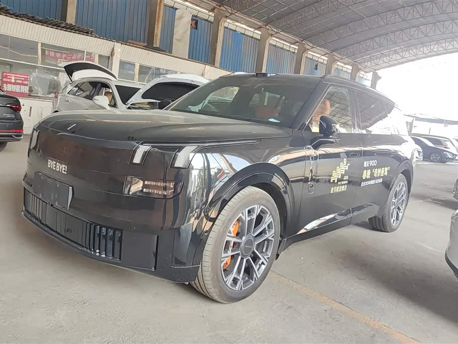 Lynk & Co 900 2025 car image 