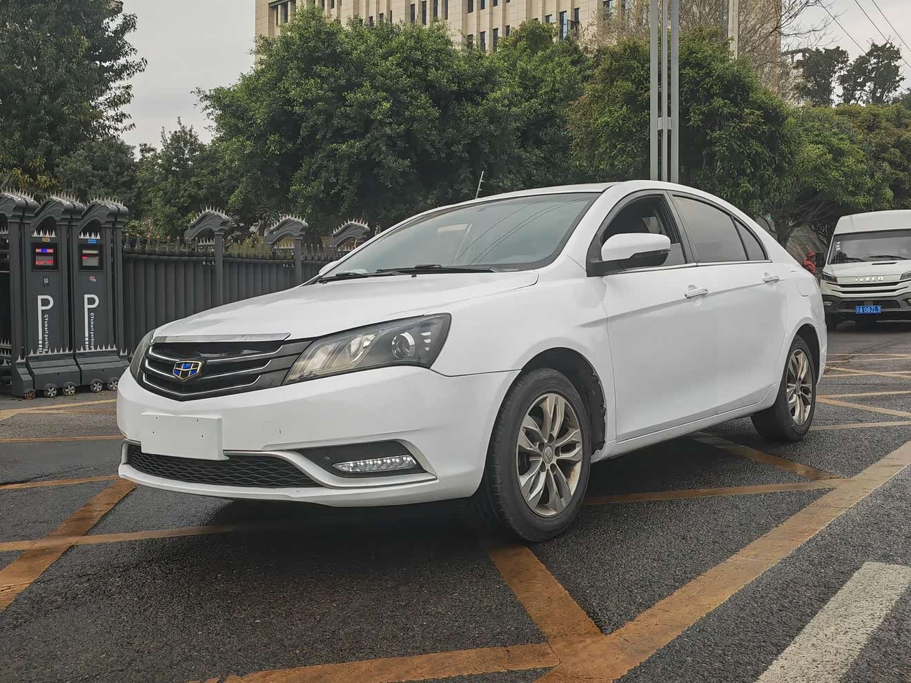 Emgrand 2016 car image 