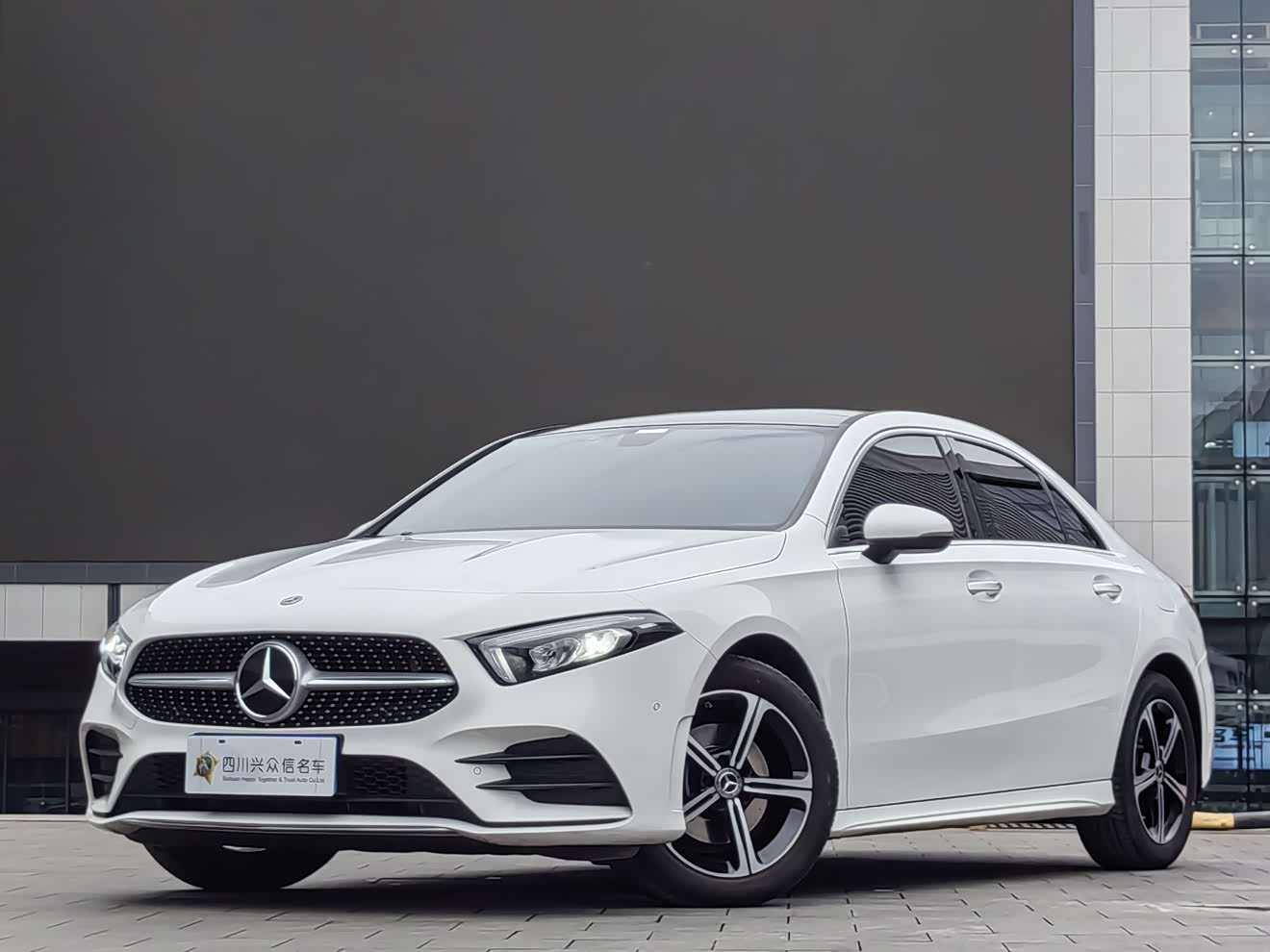 Mercedes-Benz A Class 2023 汽车图片 