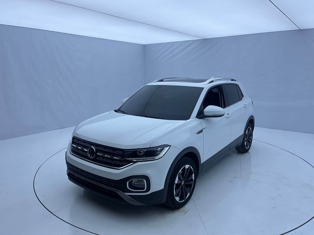 Volkswagen Tacqua 2022 car image 
