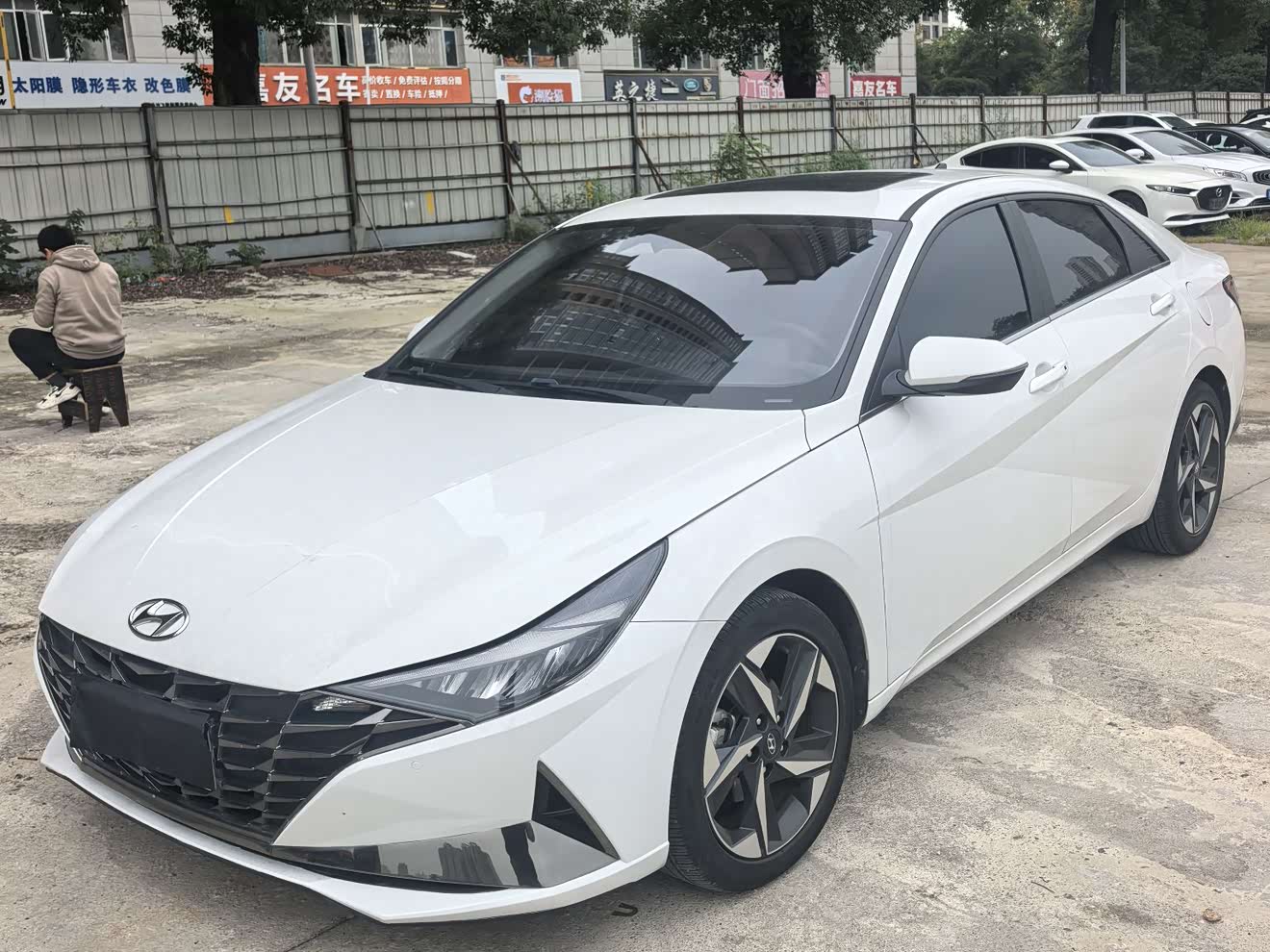 Hyundai Elantra 2023 imagen de coche 