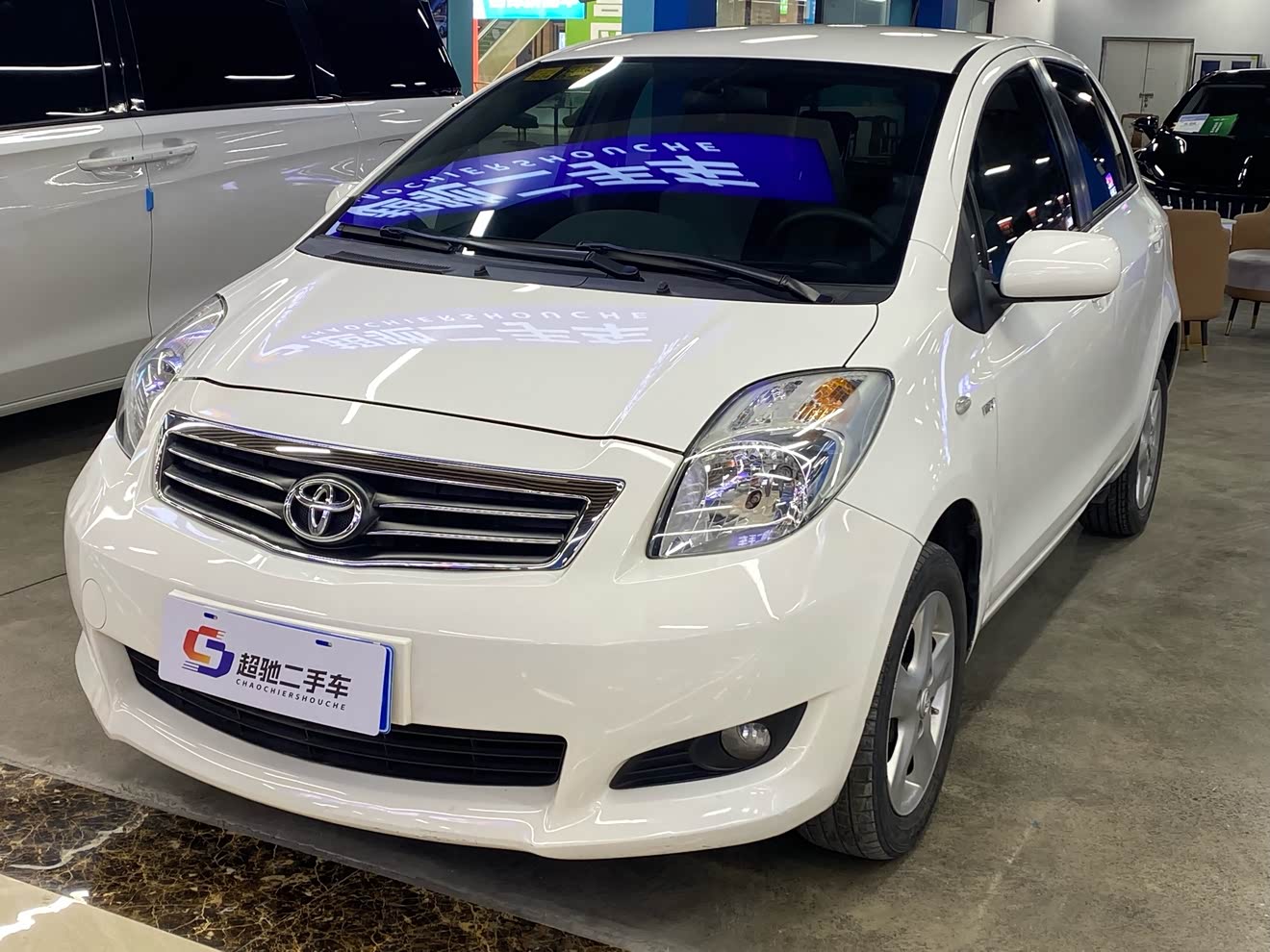 Yaris 2012 immagine di auto 
