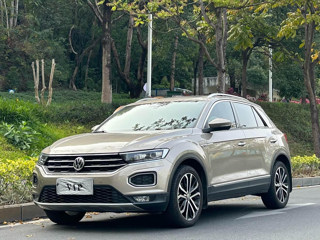 Volkswagen T-Roc 2019 car image 