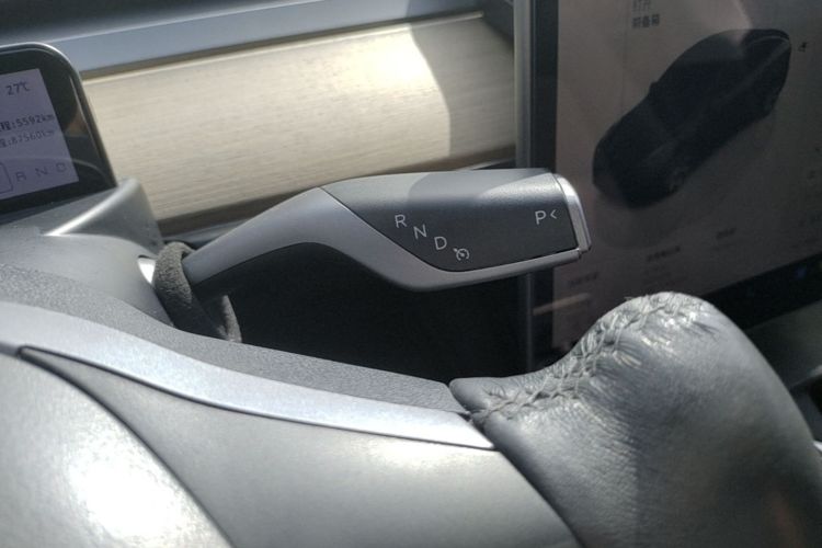 Tesla Model Y 2022 #14 Tesla Model Y 2022 car image #14