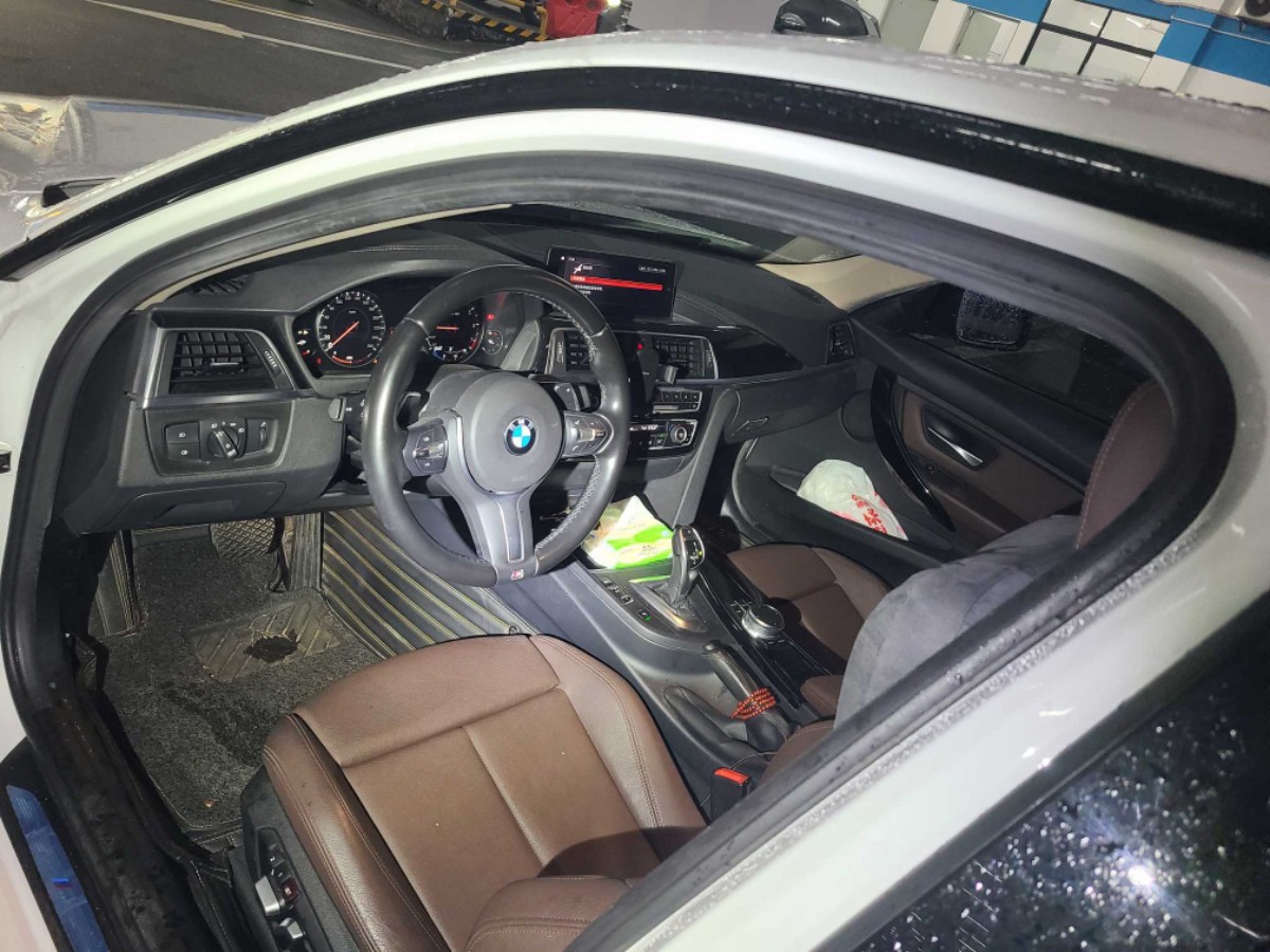 BMW 3 Series 2018 car image #2
