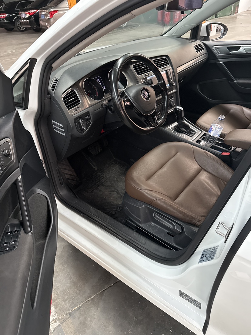 Volkswagen Golf 2016 car image #2