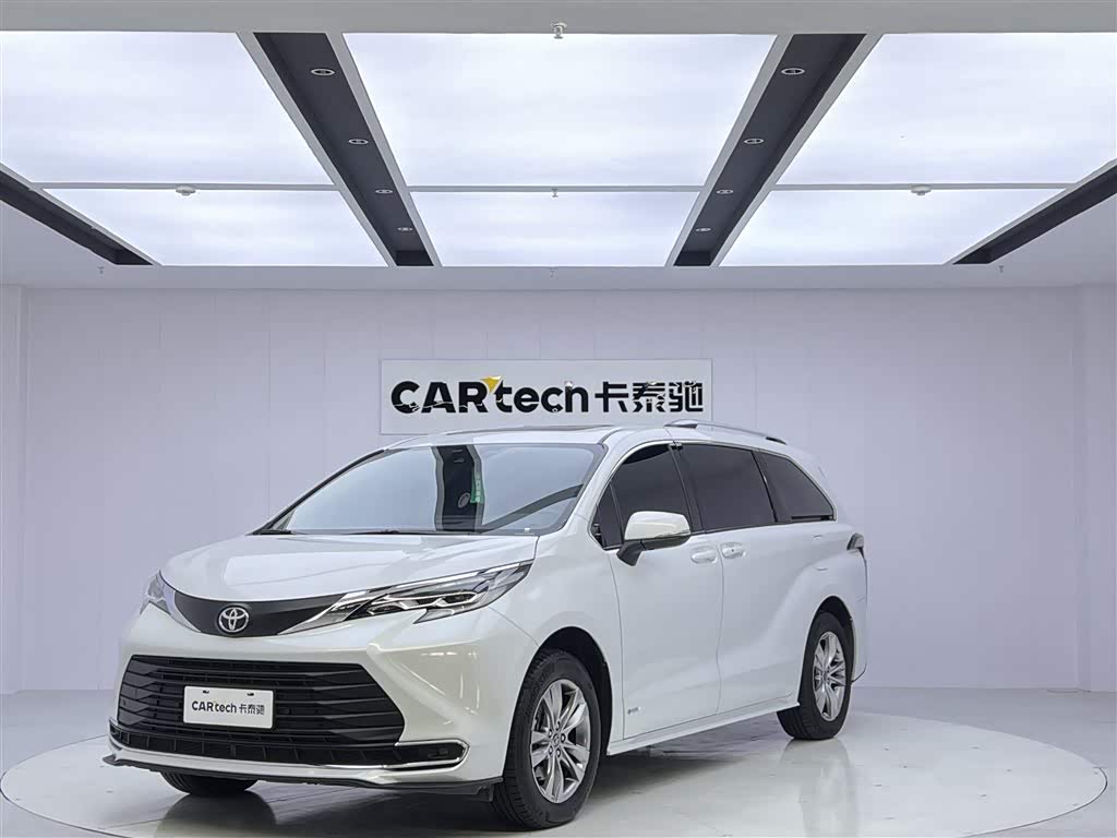 Toyota Sienna 2024 汽车图片 