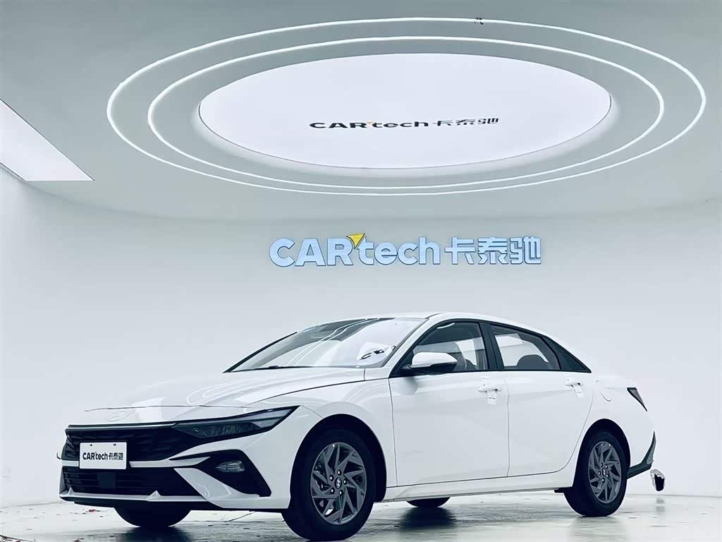 Hyundai Elantra imagen de coche 