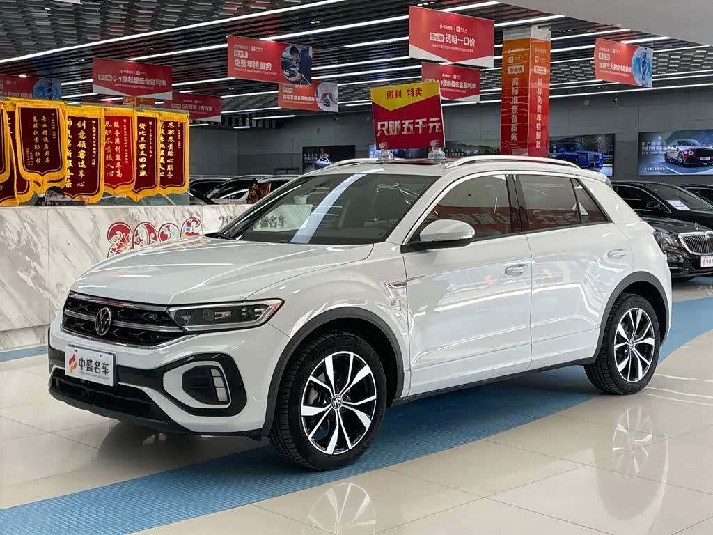 Volkswagen T-Roc 2024 car image 