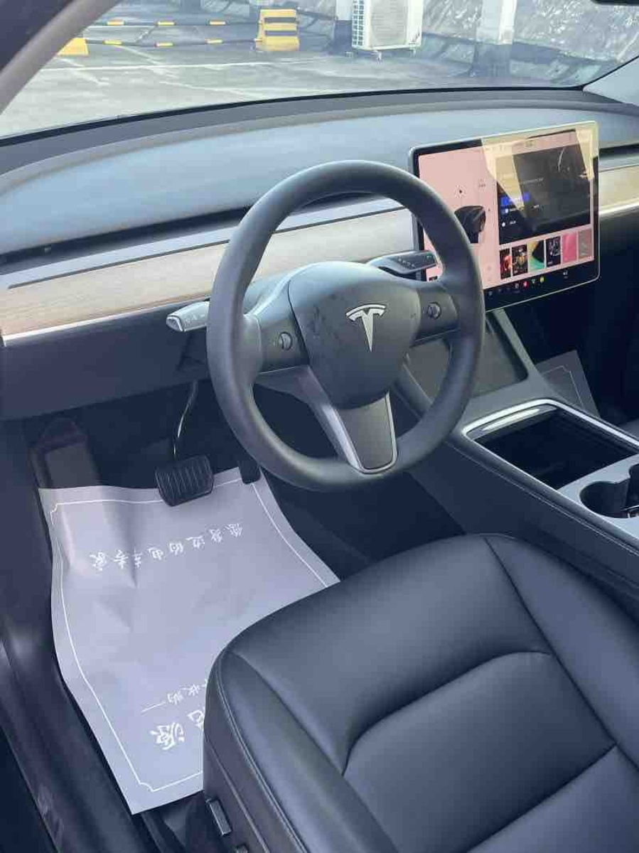 Tesla Model Y 2023 car image #8