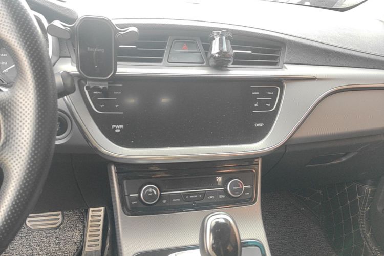 GEELY Emgrand GS 2018 car image #13