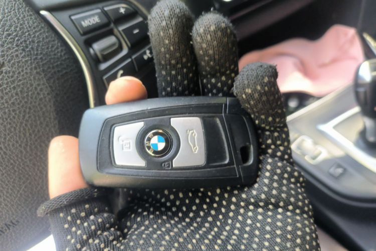 BMW 3 Series 2017 car image #11