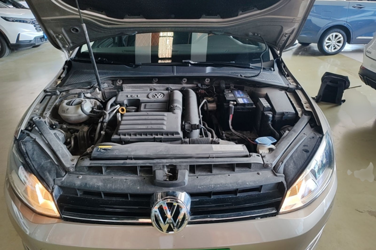 Volkswagen Golf 2017 car image #20