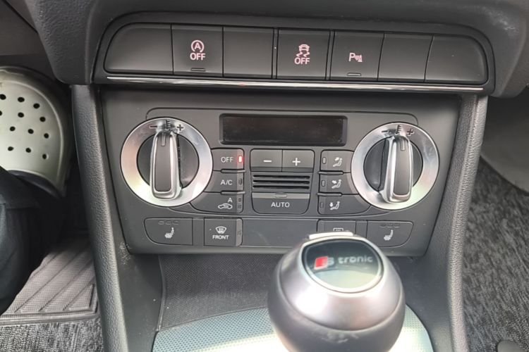 Audi Q3 2015 #13 Audi Q3 2015 car image #13