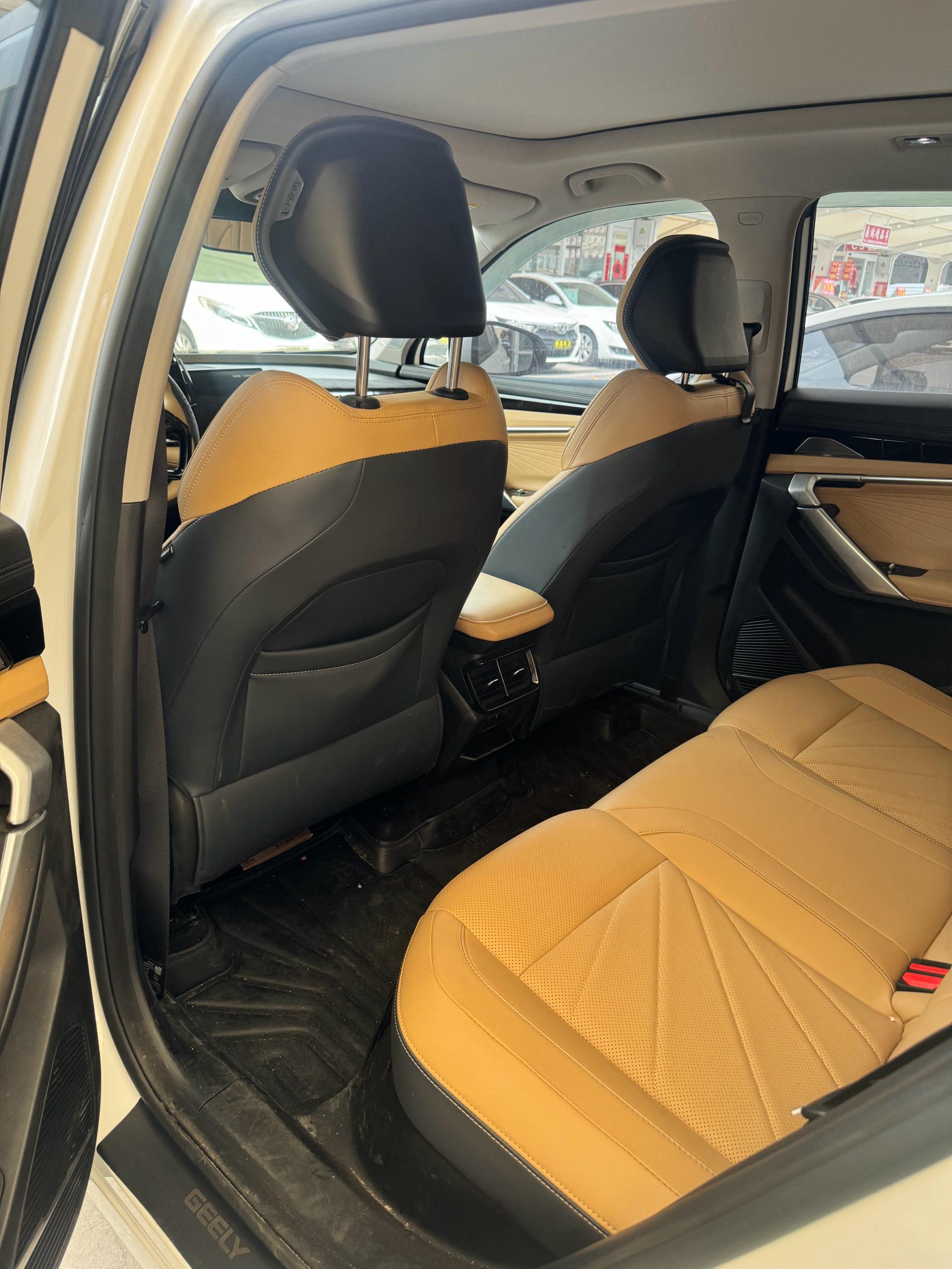 GEELY Boyue L 2023 car image #3