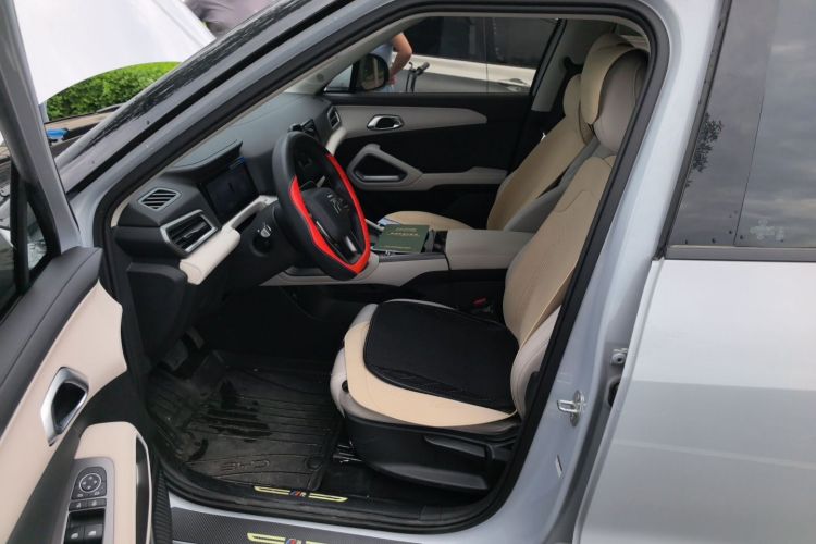 BYD YuanUP 2025 #15 BYD YuanUP 2025 car image #15