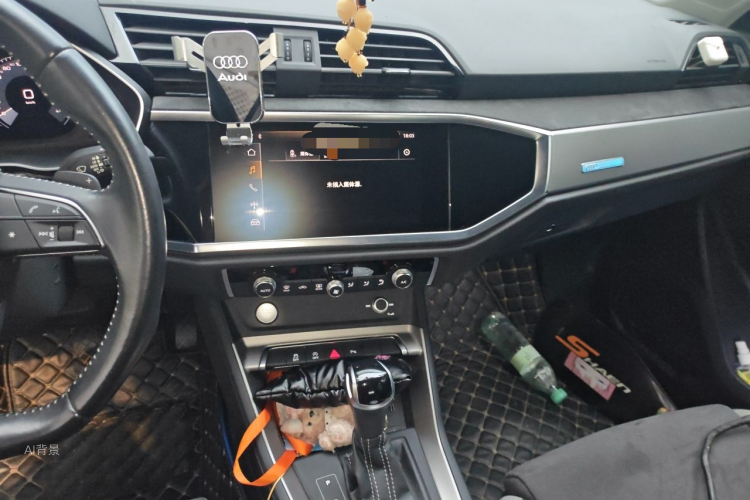 Audi Q3 2021 car image #15