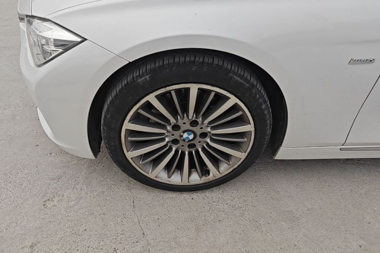 BMW 3 Series 2017 car image #9