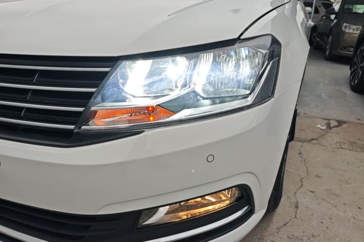 Volkswagen Lavida 2017 car image #23