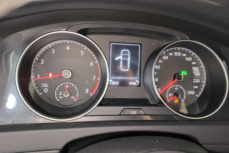 Volkswagen Golf 2020 car image #16