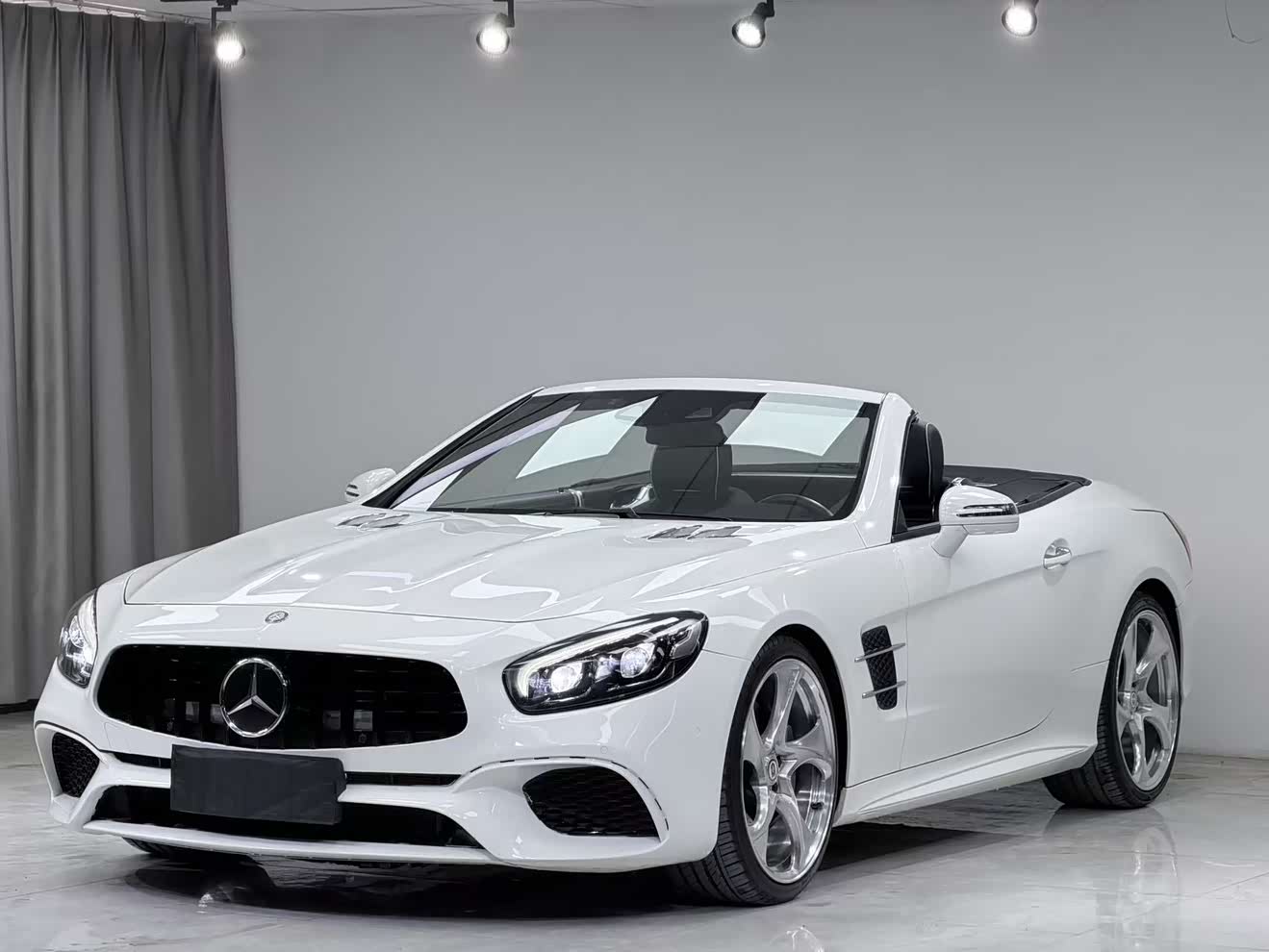 Mercedes-Benz SL Class 2017 car image 