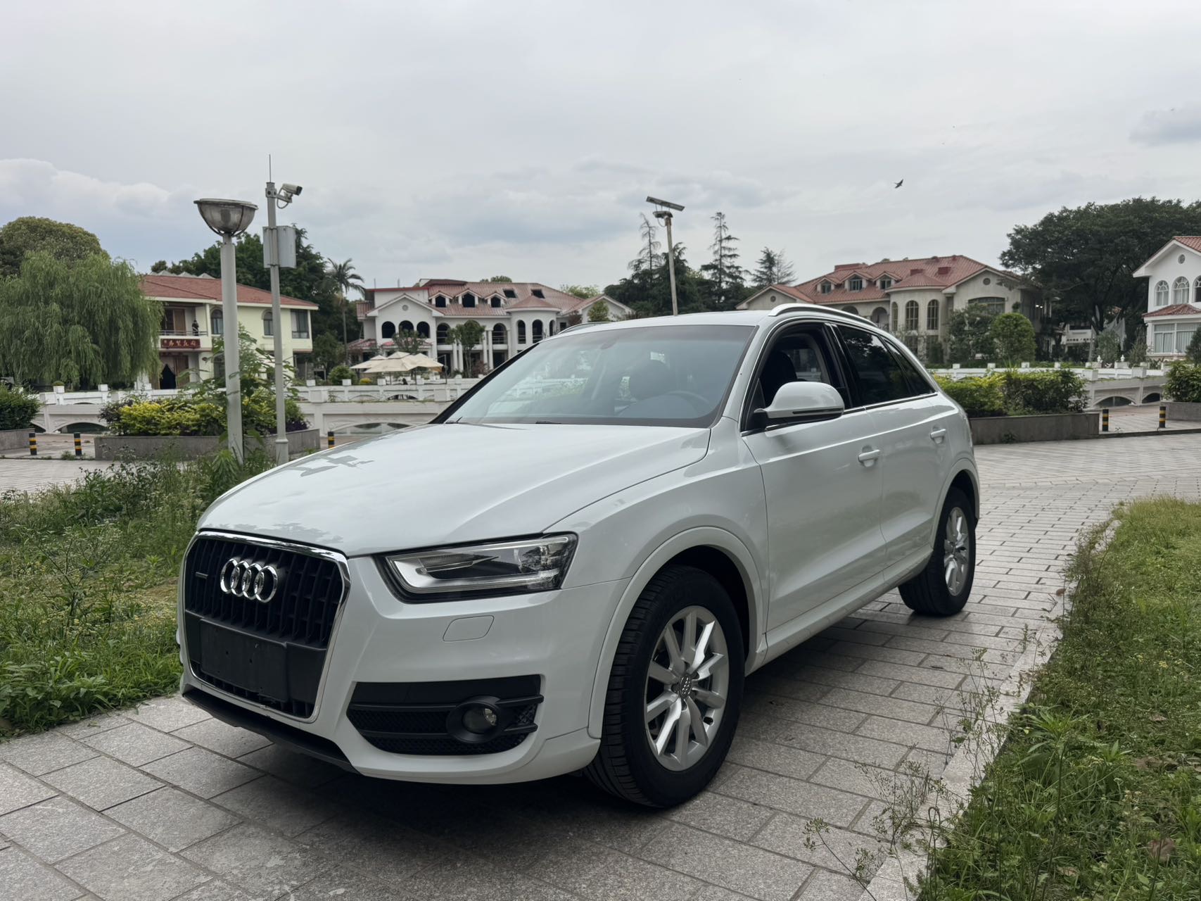 Audi Q3 (Imported) 2013 car image 