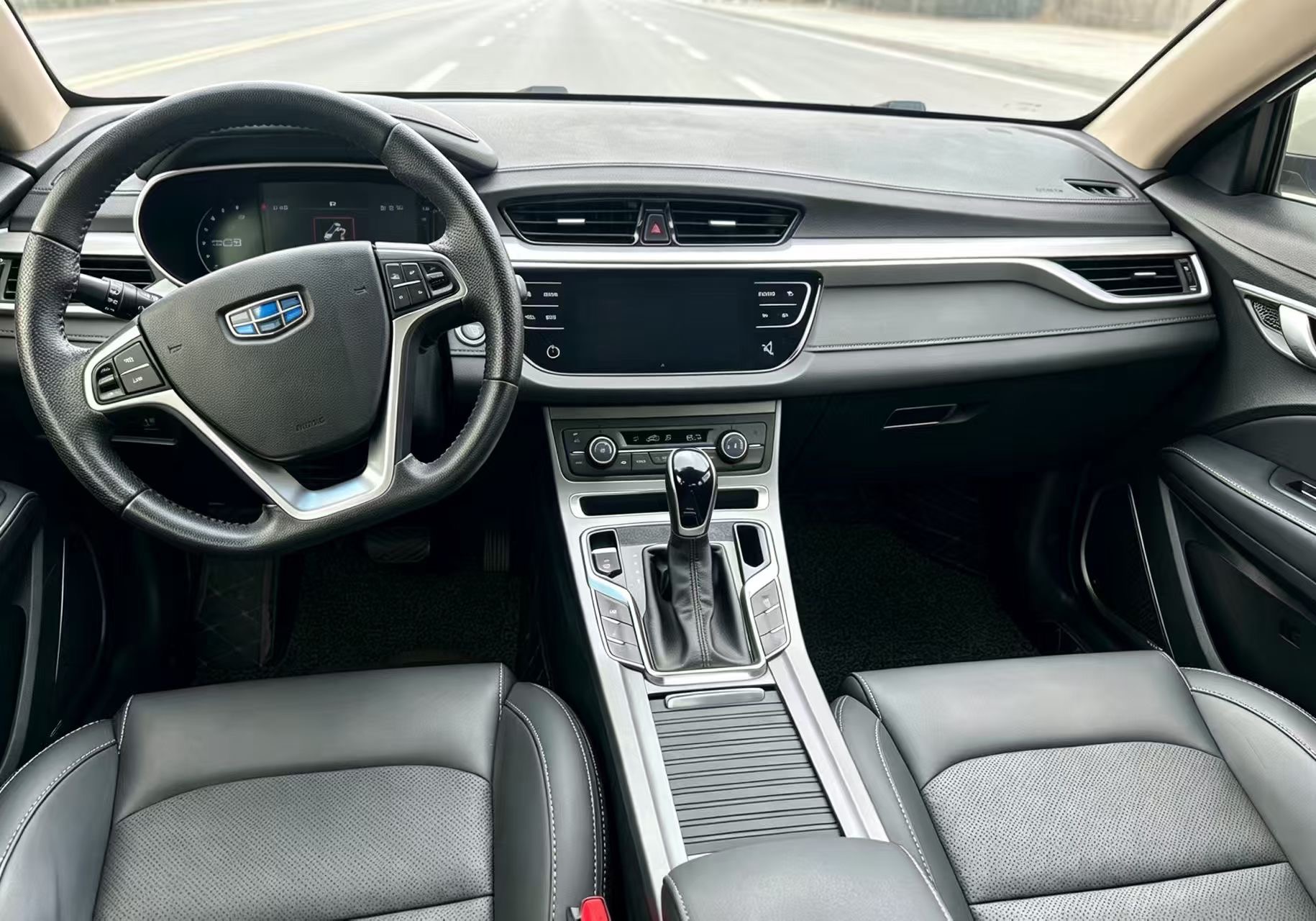 GEELY Emgrand 2018 car image #5