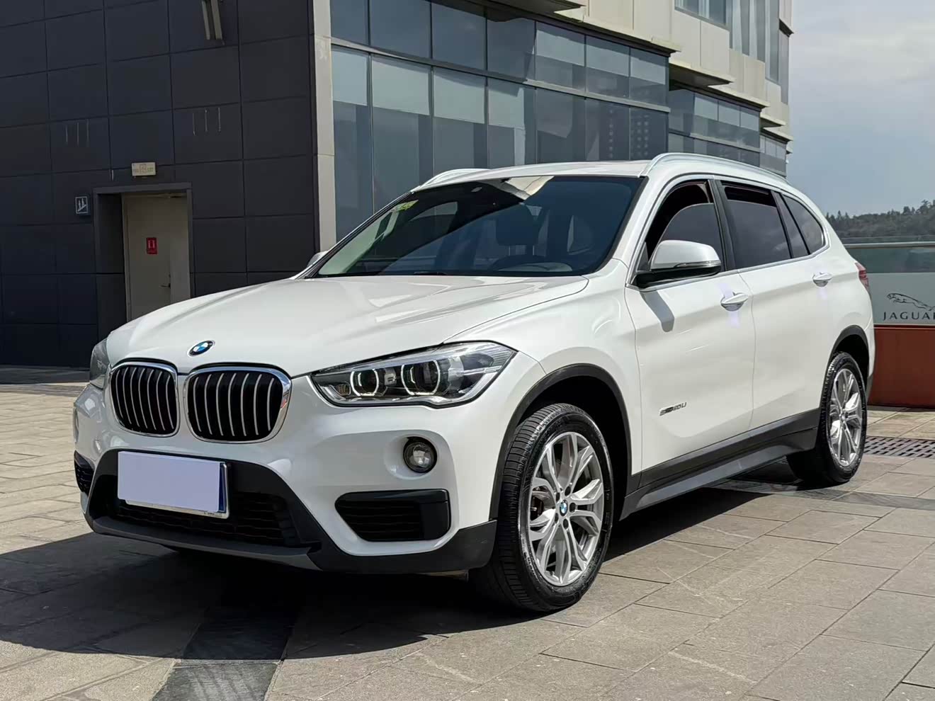 BMW X1 2018 car image 