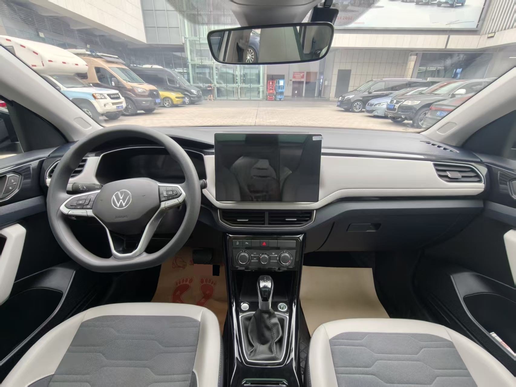 Volkswagen Tharu 2025 car image #5
