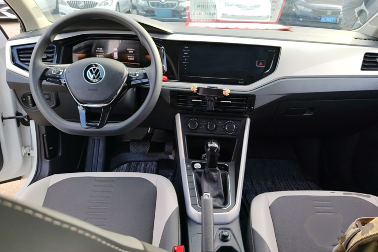 Volkswagen Polo 2023 car image #10